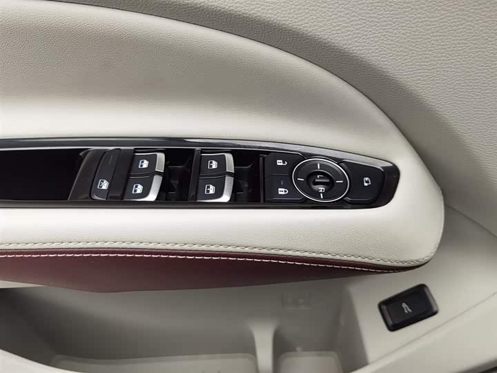 Фото 9 - Ford Equator