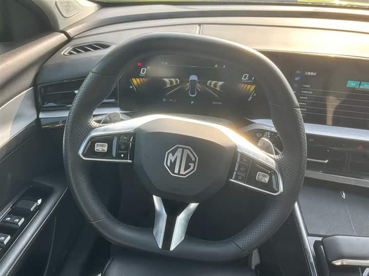 Фото 4 - MG Motor 5 Scorpio