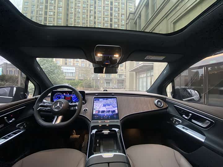 Фото 5 - Mercedes-Benz EQE SUV