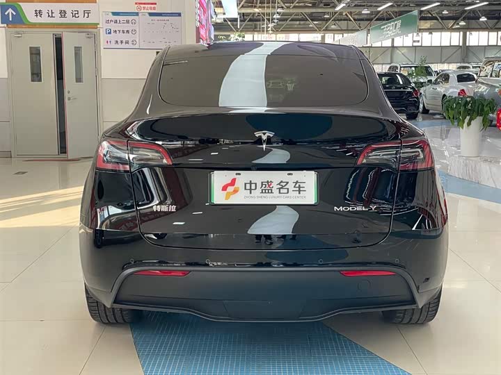 Фото 6 - Tesla Model Y