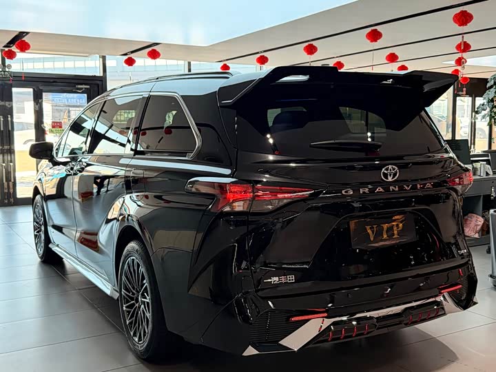 Фото 6 - Toyota Granvia