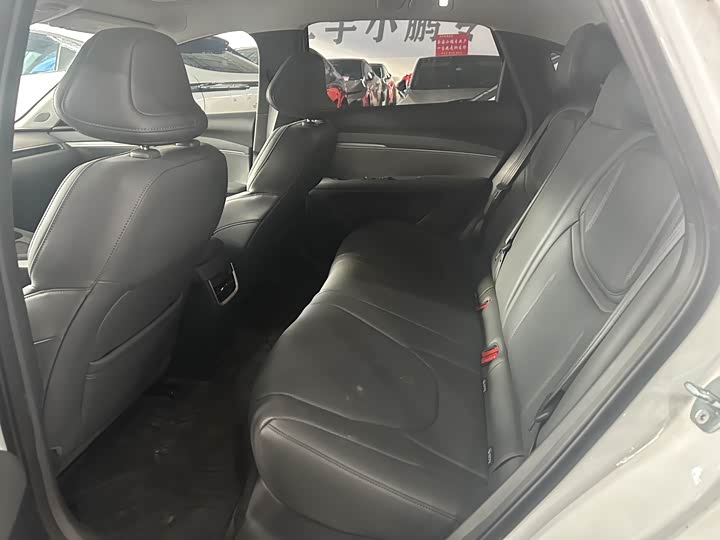 Фото 9 - XPeng Mona M03