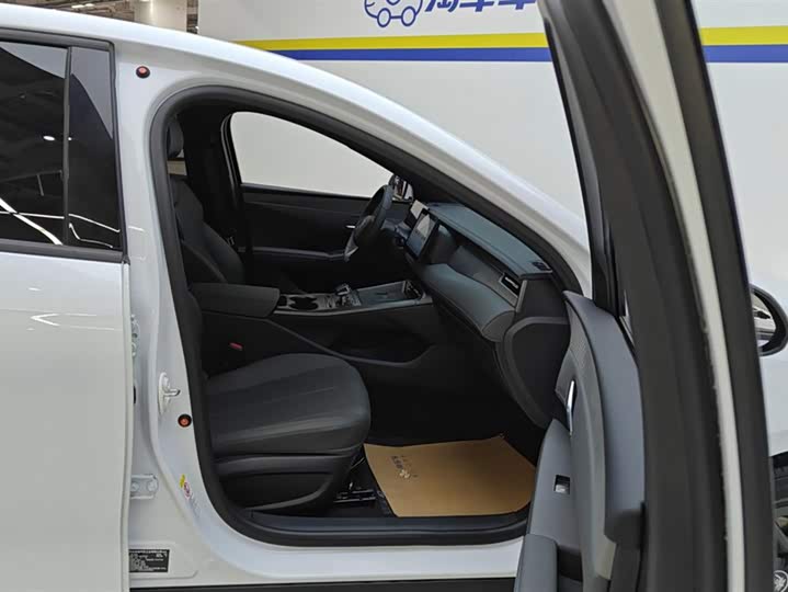 Фото 8 - BYD Qin Plus