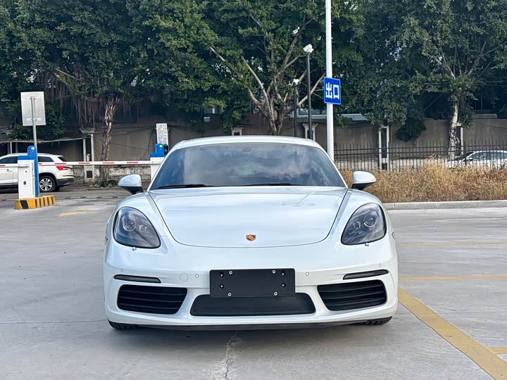 Фото 2 - Porsche 718