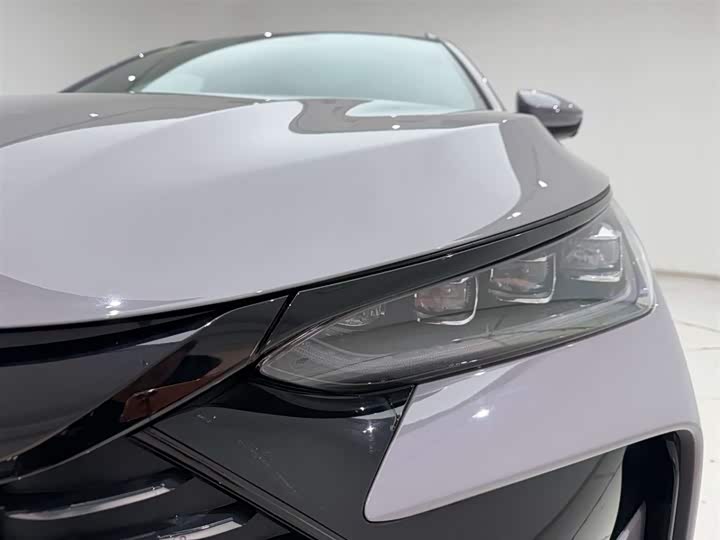 Фото 2 - BYD Tang Hybrid/EV