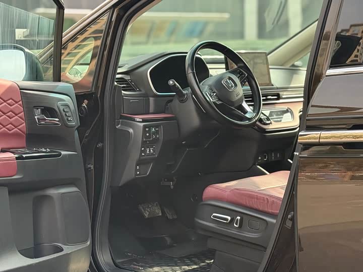 Фото 4 - Honda Elysion