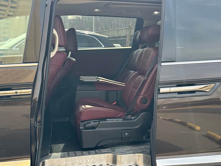 Фото 6 - Honda Elysion