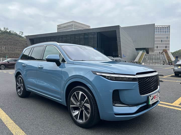 Фото 3 - LiXiang One