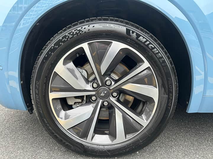 Фото 6 - LiXiang One