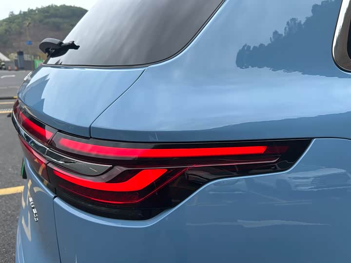 Фото 8 - LiXiang One