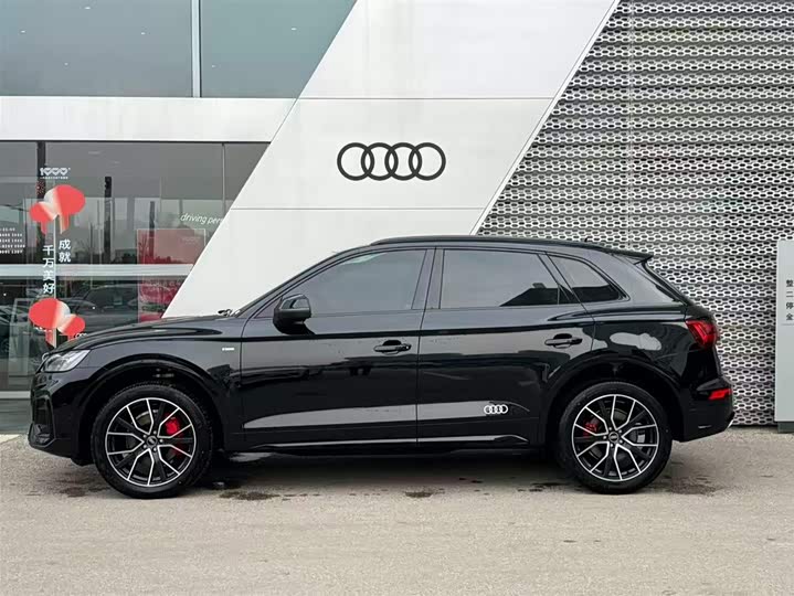 Фото 5 - Audi Q5L