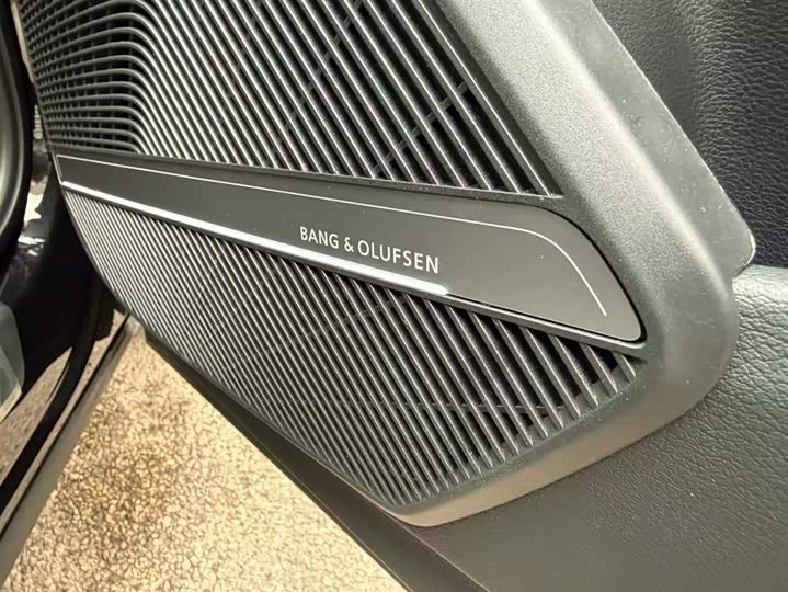 Фото 6 - Audi Q5L