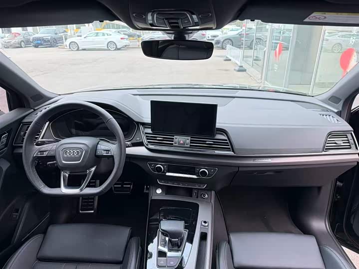 Фото 7 - Audi Q5L