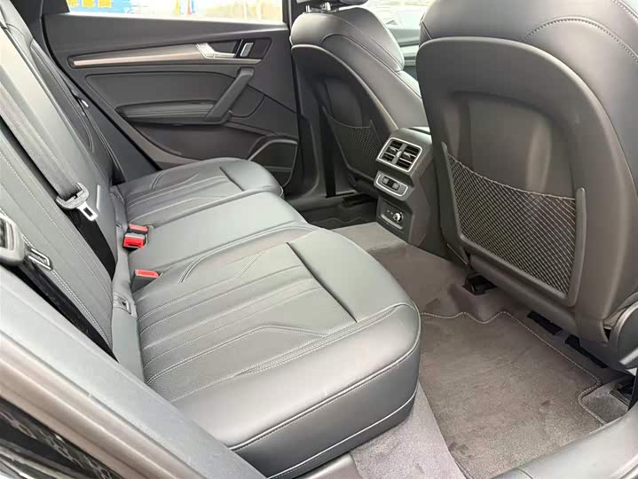 Фото 8 - Audi Q5L