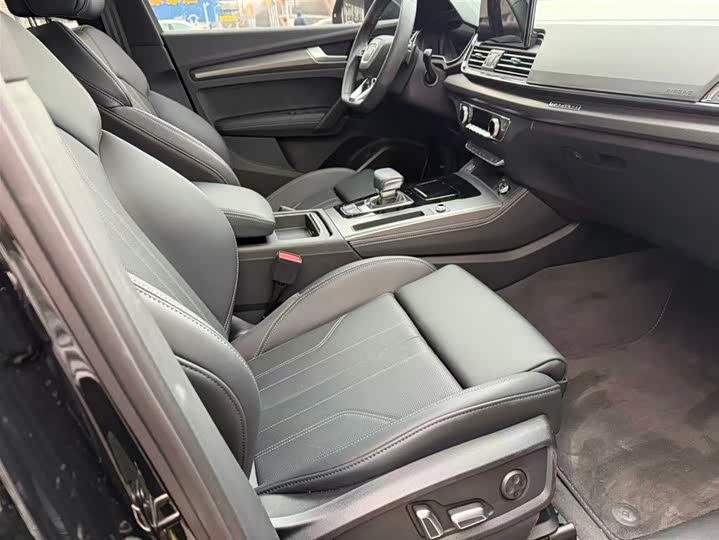 Фото 9 - Audi Q5L