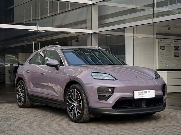 Фото 3 - Porsche Macan EV