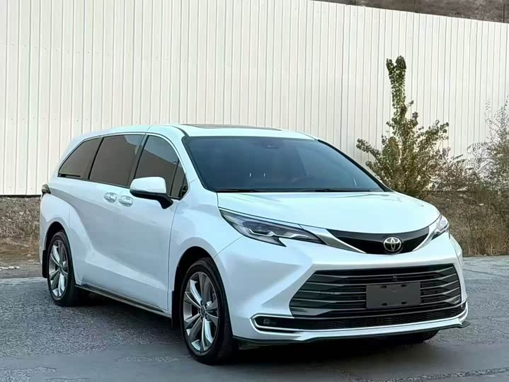 Фото 3 - Toyota Sienna