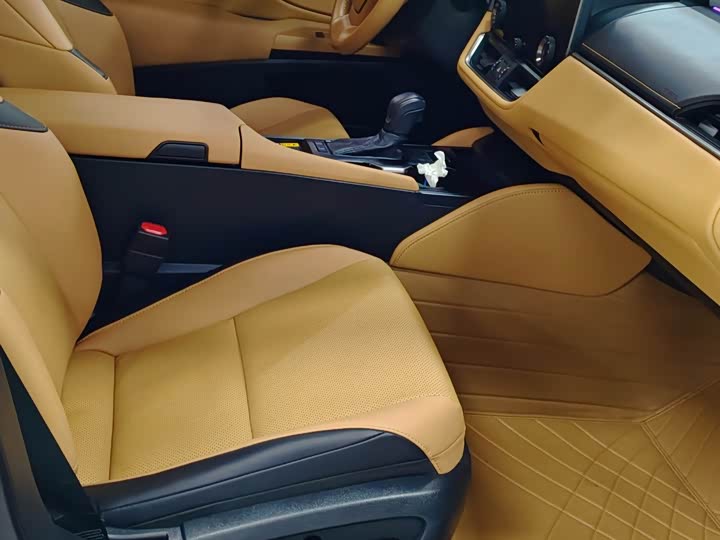 Фото 4 - Lexus ES