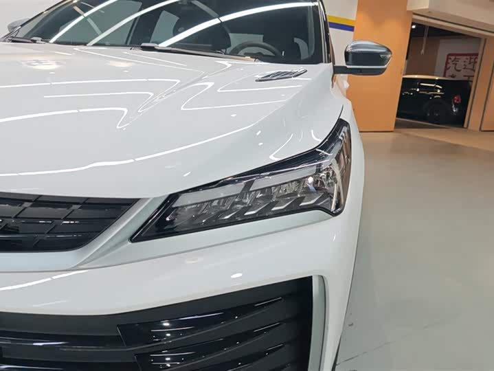 Photo 5 - Geely Coolray