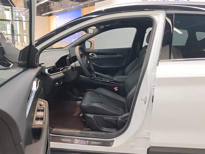 Photo 9 - Geely Coolray