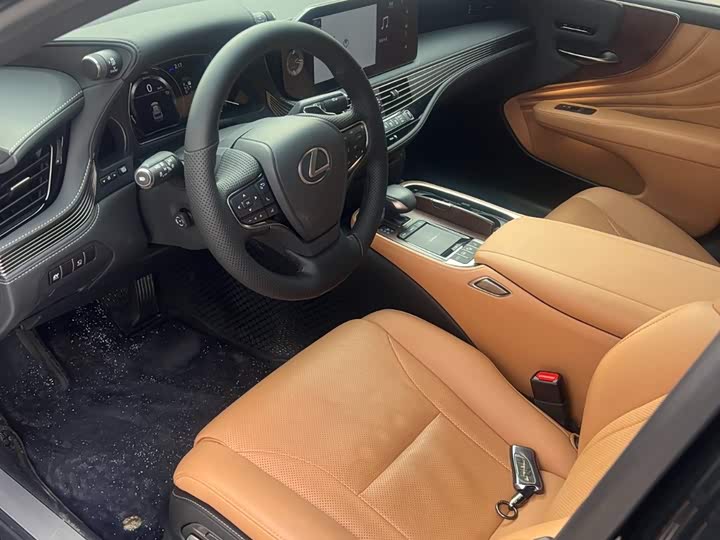 Фото 3 - Lexus LS