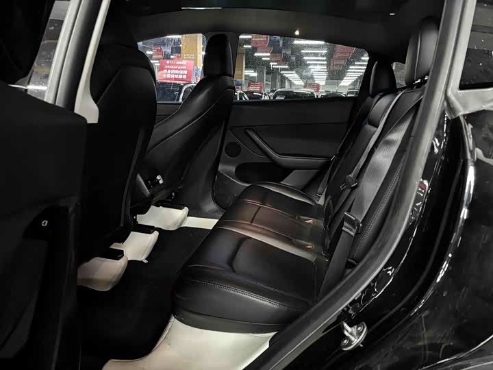 Фото 6 - Tesla Model Y