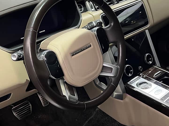 Photo 7 - Land Rover Range Rover