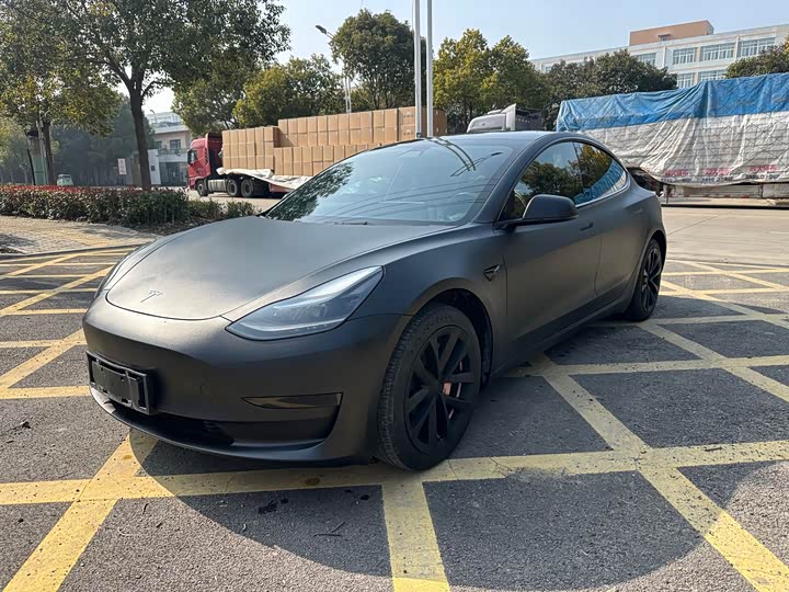 Фото 2 - Tesla Model 3