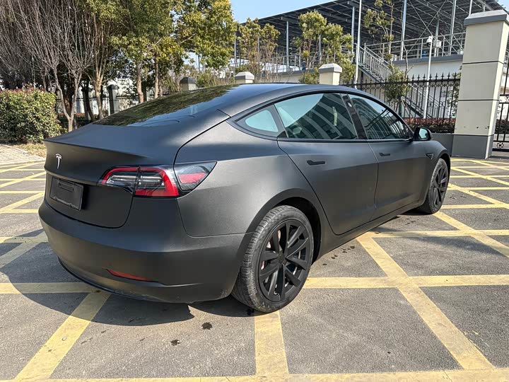 Фото 6 - Tesla Model 3