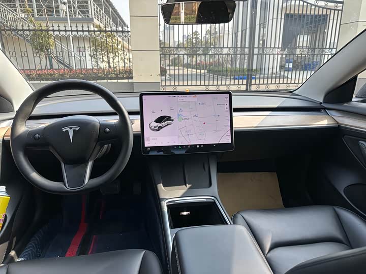 Фото 9 - Tesla Model 3