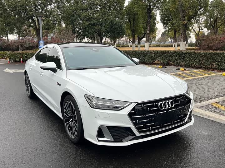Фото 3 - Audi A7L