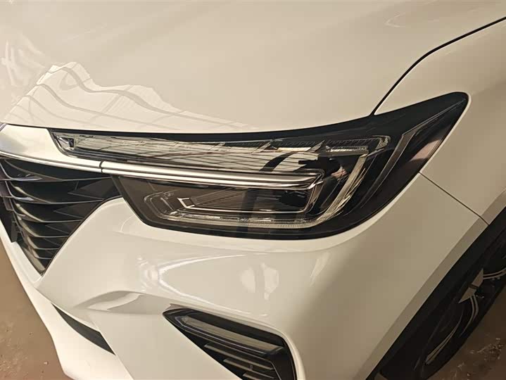 Фото 5 - Roewe RX5