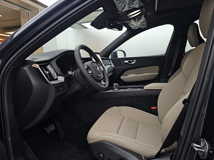 Фото 6 - Volvo XC60