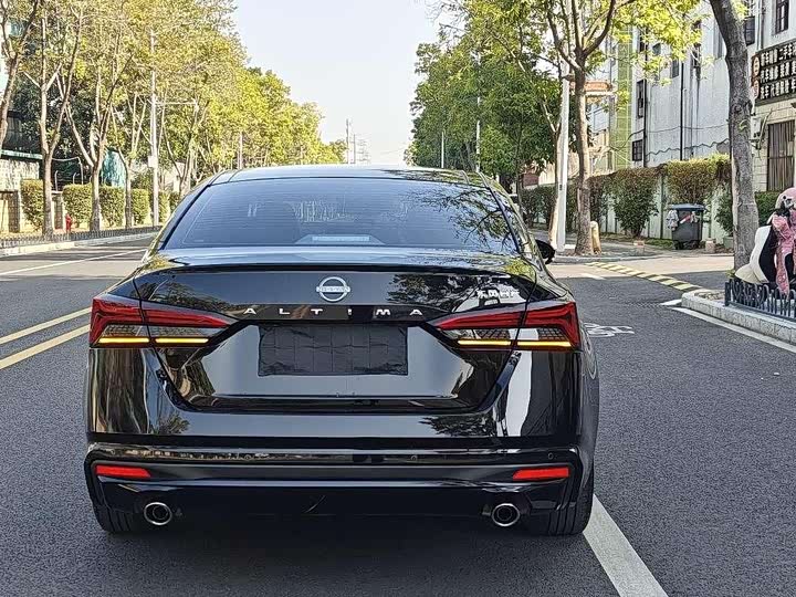 Фото 8 - Nissan Teana