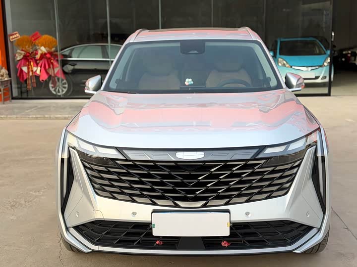 Фото 2 - Geely Atlas L