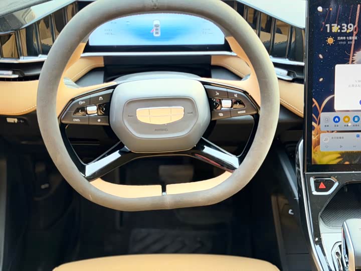 Фото 6 - Geely Atlas L