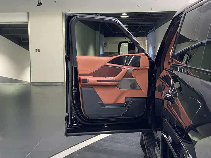 Фото 8 - BYD Yangwang U8