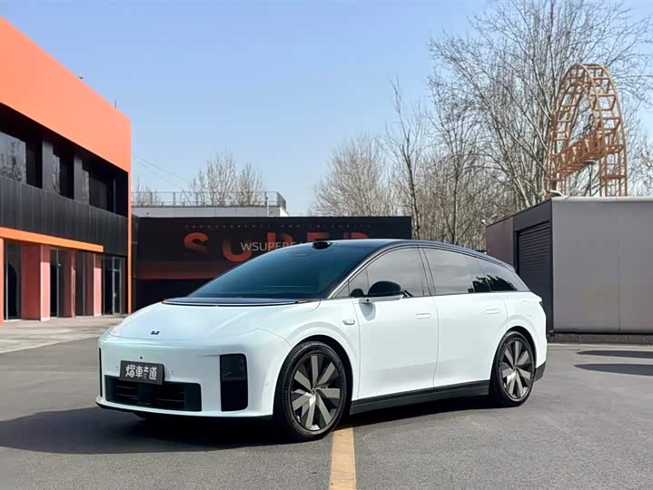 Фото 1 - LiXiang i6