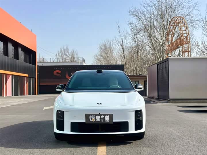 Фото 2 - LiXiang i6