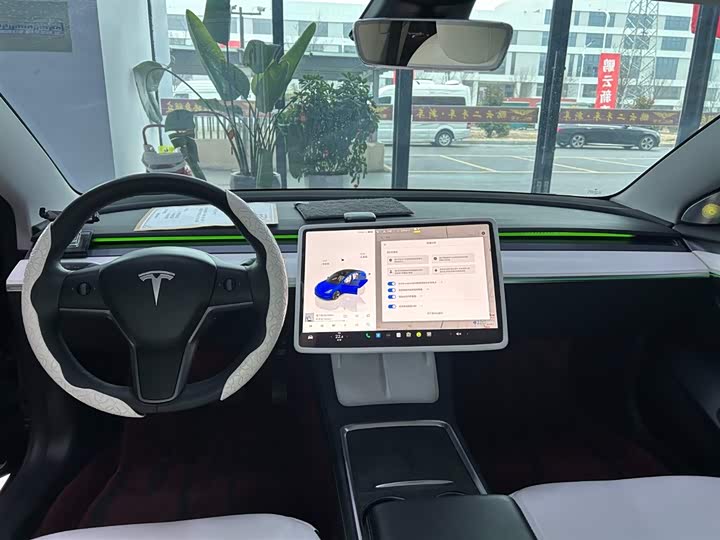 Фото 3 - Tesla Model 3