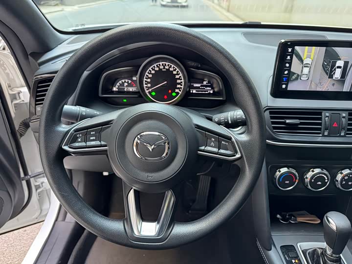 Photo 9 - Mazda CX-4