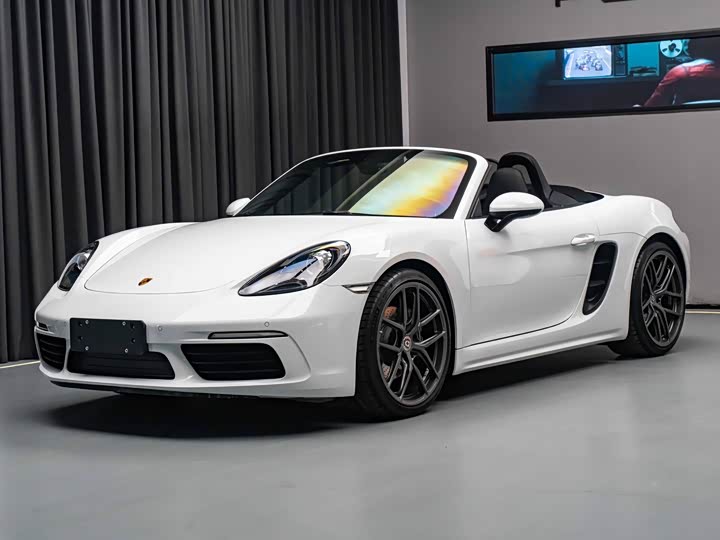 Фото 1 - Porsche 718