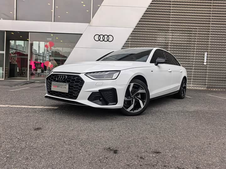 Фото 1 - Audi A4L