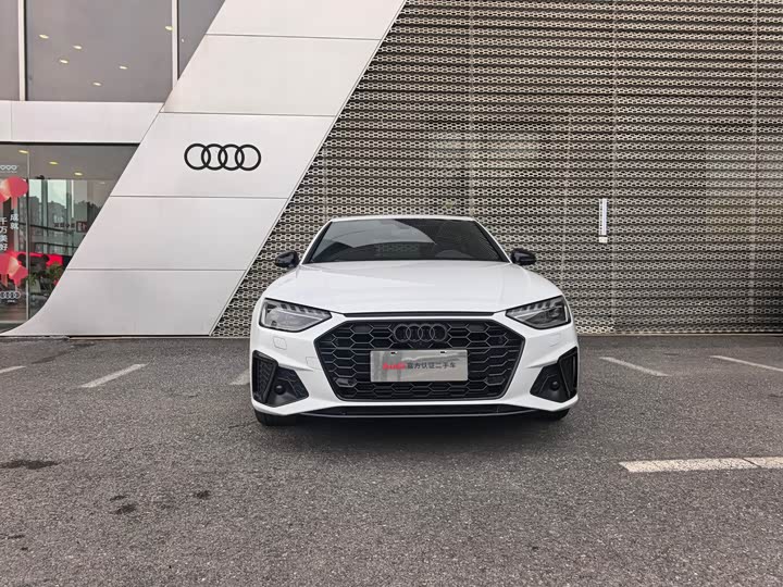 Фото 2 - Audi A4L