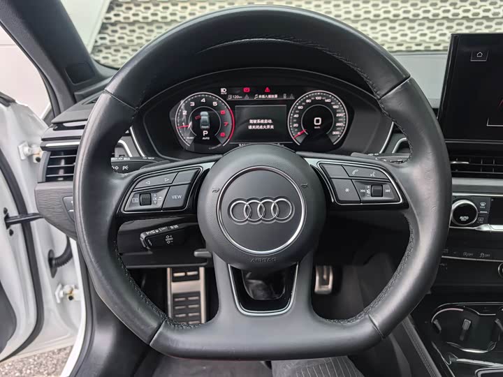 Фото 7 - Audi A4L
