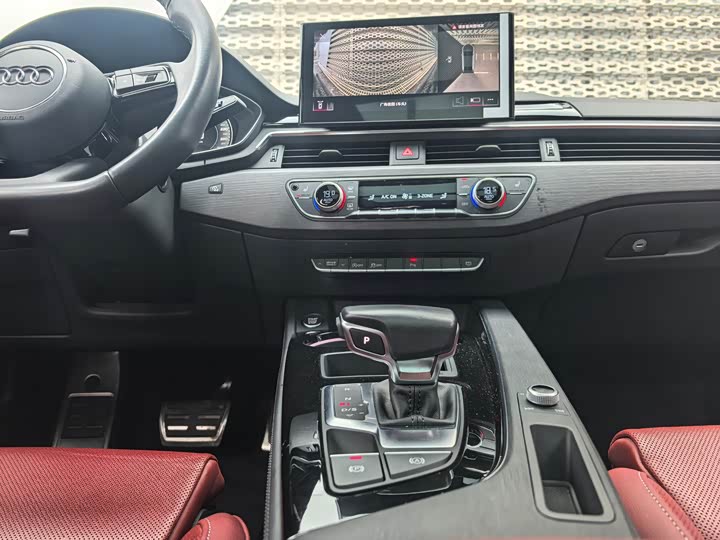 Фото 9 - Audi A4L