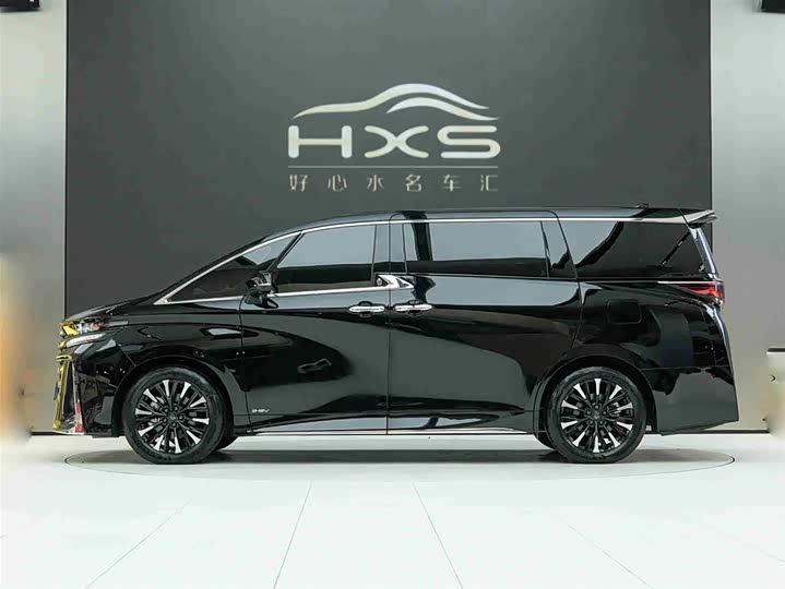 Фото 3 - Toyota Vellfire