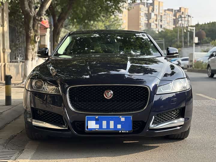 Фото 2 - Jaguar XF L