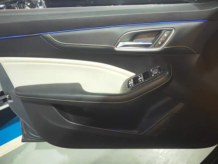 Фото 7 - MG Motor 6