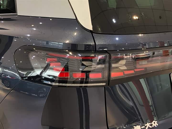 Фото 8 - Volkswagen ID.6 Crozz